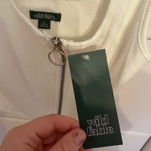 NEVER WORN super cute white zipper tank